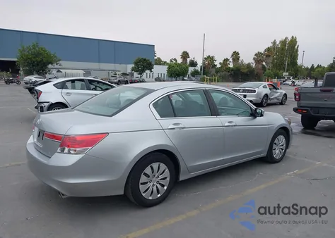 2011 Honda Accord Lx z USA, uszkodzony, nr VIN 1HGCP2F38BA069846